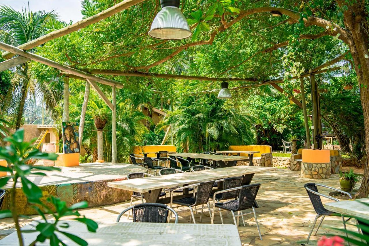 Kokrobite Gardens Restaurant And Guest House Exteriér fotografie