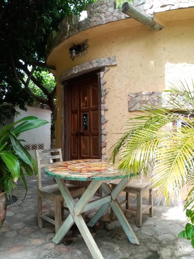 Kokrobite Gardens Restaurant And Guest House Exteriér fotografie